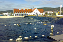 Hotel-Badesee im Bau